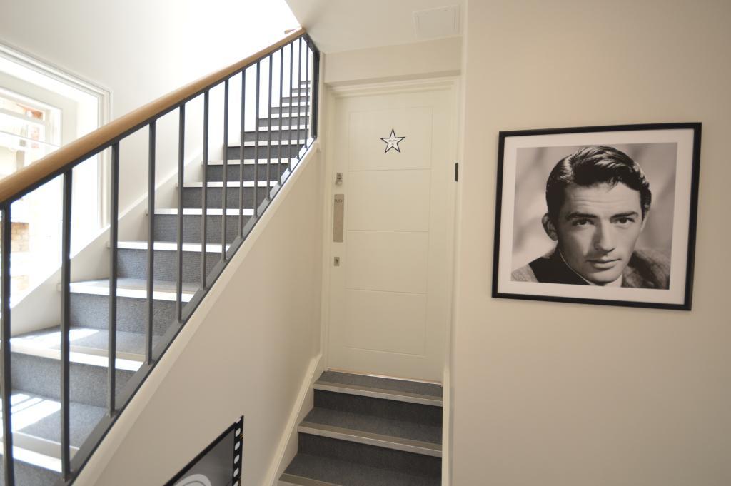 St Anne'S Court By Indigo Flats Apartment London Ngoại thất bức ảnh